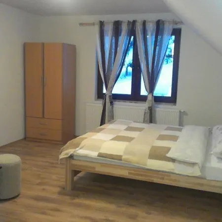Luka Motel *