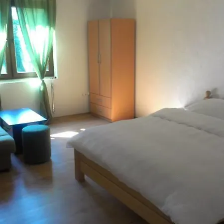 Luka Motel *